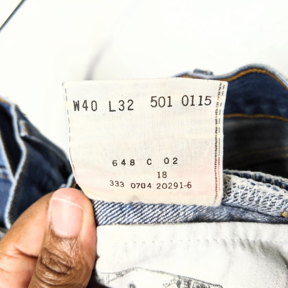 Levi's 501 0115 80s-90s Button Fly Distressed Jean - Picture 6 of 10